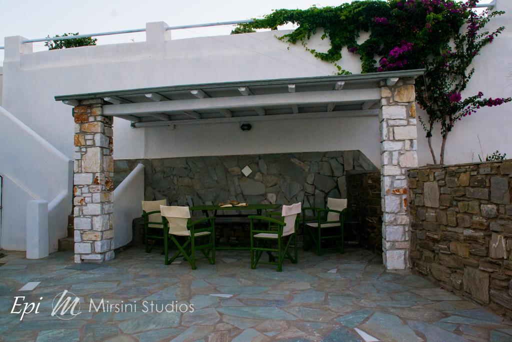 Mirsini Studios Parasporos Екстериор снимка