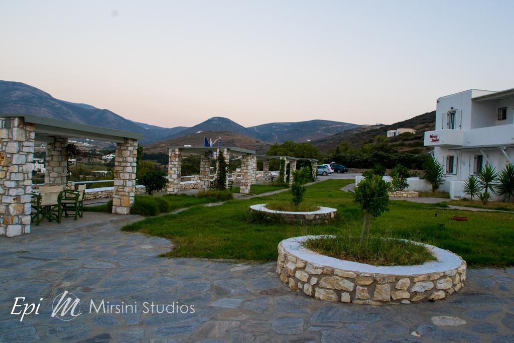 Mirsini Studios Parasporos Екстериор снимка