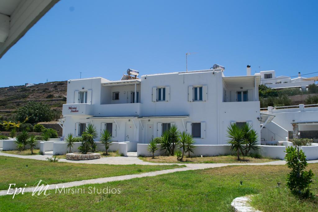 Mirsini Studios Parasporos Екстериор снимка